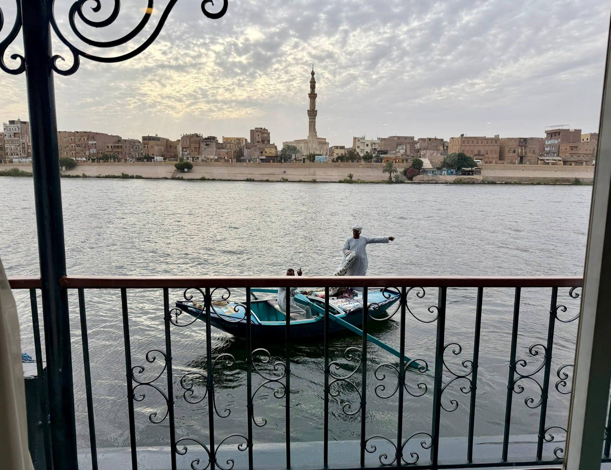 المراكب النيلية مصدر رزق وخير لأبناء الأقصر مع سياح العالم المراكب النيلية مصدر رزق وخير لأبناء الأقصر مع سياح العالم