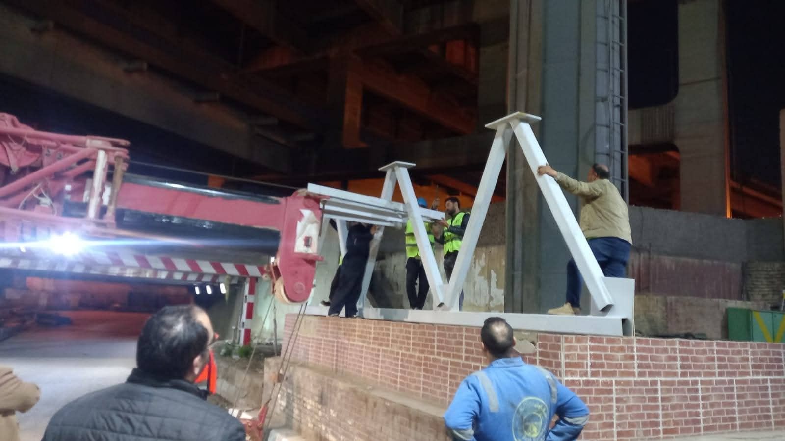 تدعيم وصيانة شاملة لباكيات كوبري 6 أكتوبر (3) تدعيم وصيانة شاملة لباكيات كوبري 6 أكتوبر (3)