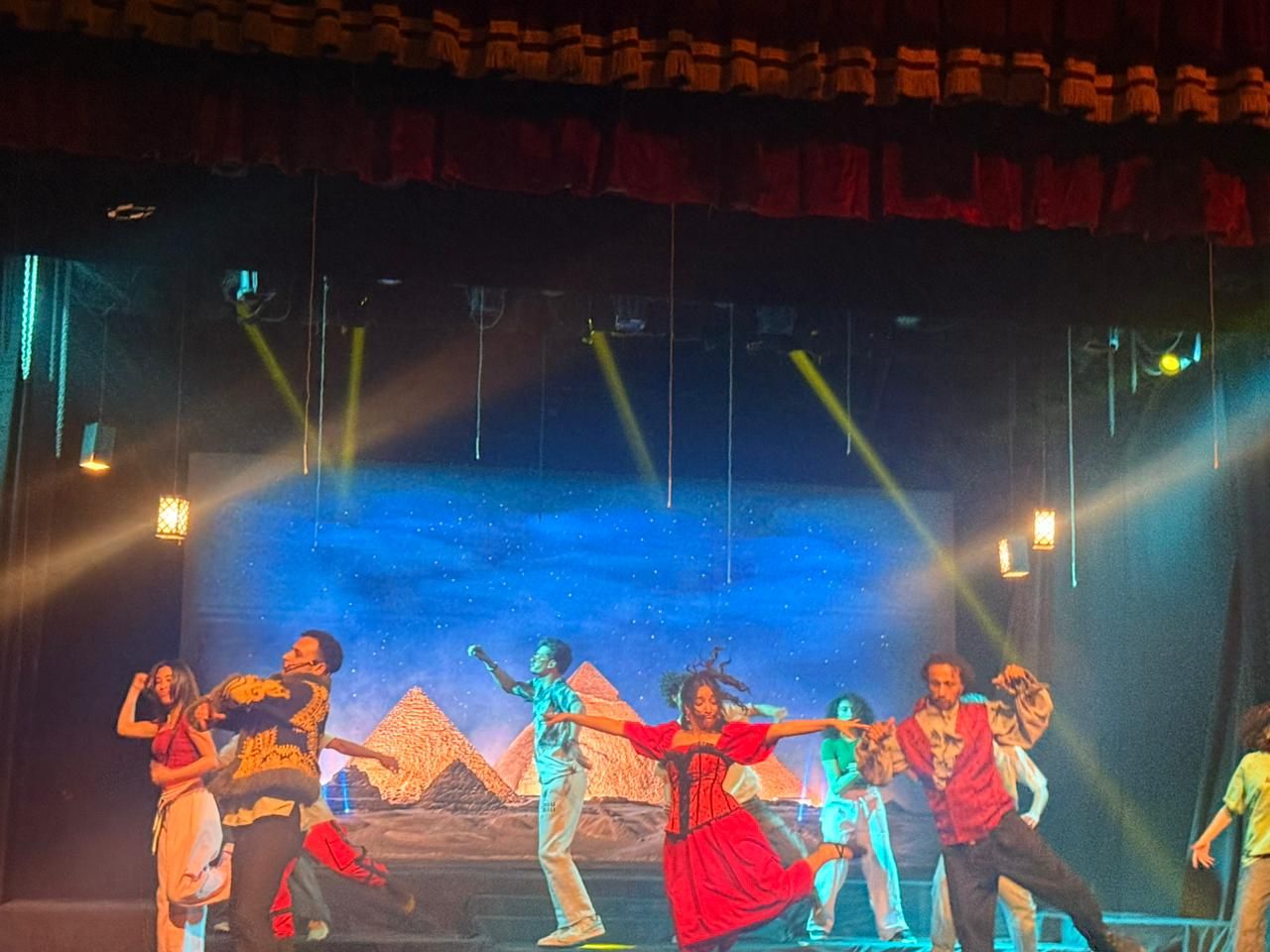 ختام مهرجان المسرح العالمي (7) ختام مهرجان المسرح العالمي (7)