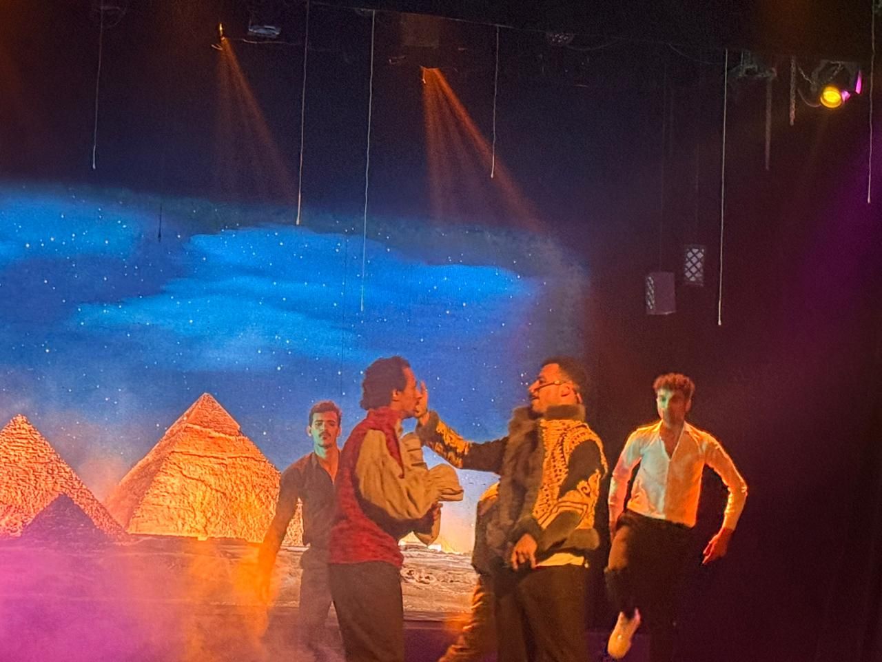 ختام مهرجان المسرح العالمي (1) ختام مهرجان المسرح العالمي (1)