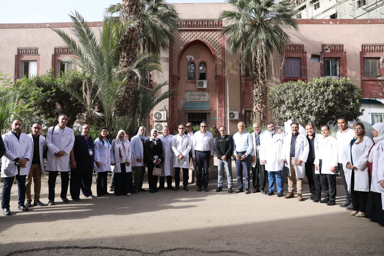 وزير الصحة يتفقد مشروع تطوير مستشفى أم المصريين (1) وزير الصحة يتفقد مشروع تطوير مستشفى أم المصريين (1)