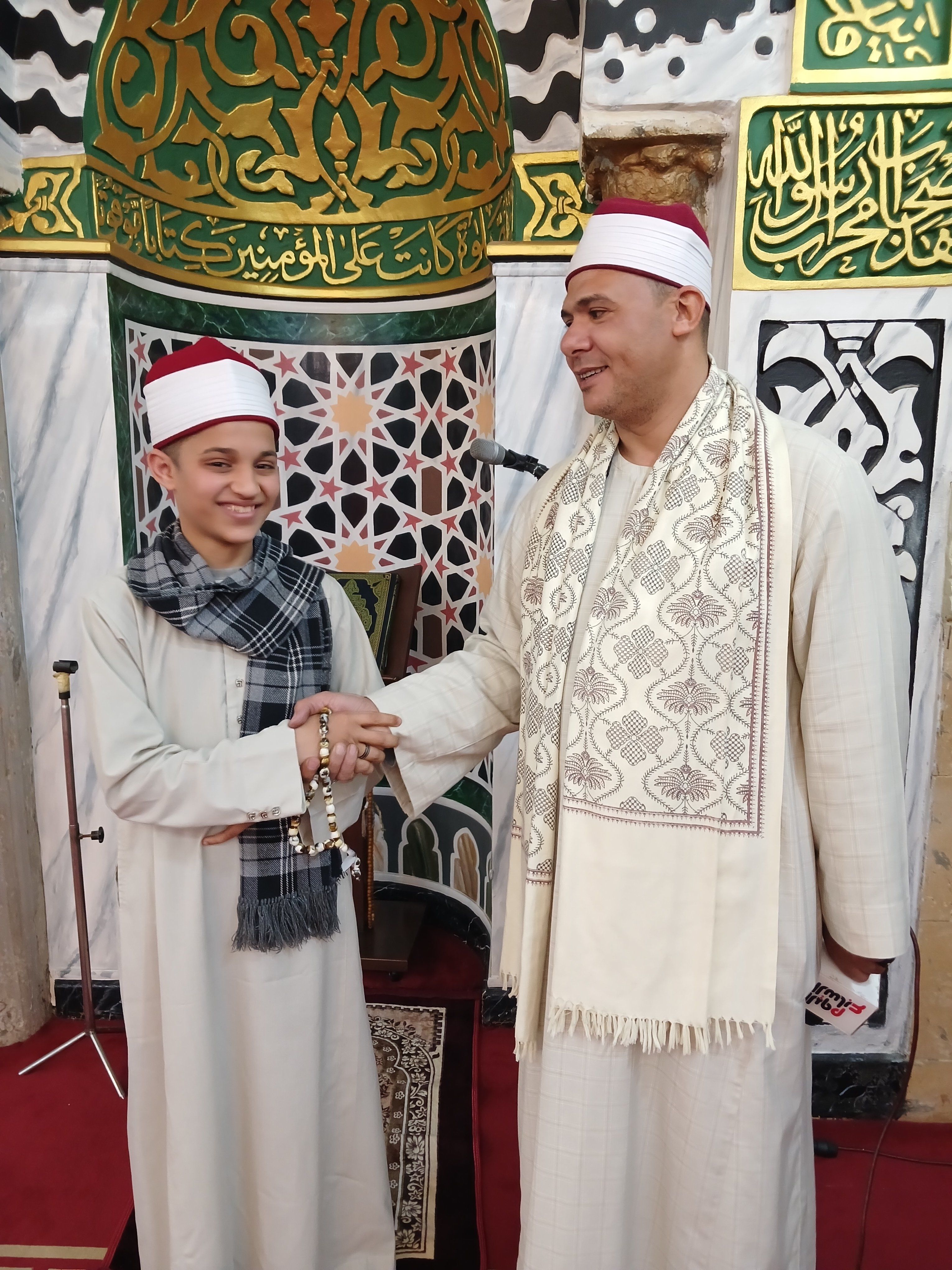 مدير ادارة اوقاف بلبيس يشيد بموهبة الطالب مدير ادارة اوقاف بلبيس يشيد بموهبة الطالب