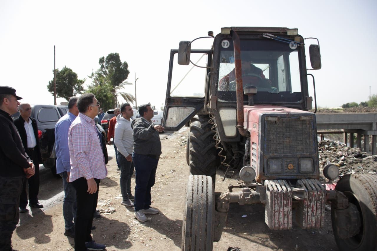 متابعة بدء أعمال التطهير بالمصرف متابعة بدء أعمال التطهير بالمصرف