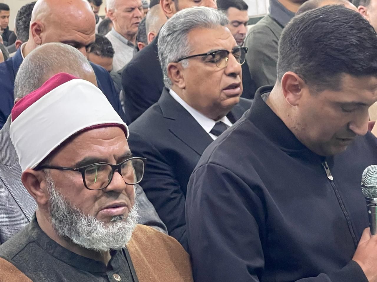 محافظ الدقهلية فى صلاة الجنازة على المهندس حسام صادق محافظ الدقهلية فى صلاة الجنازة على المهندس حسام صادق