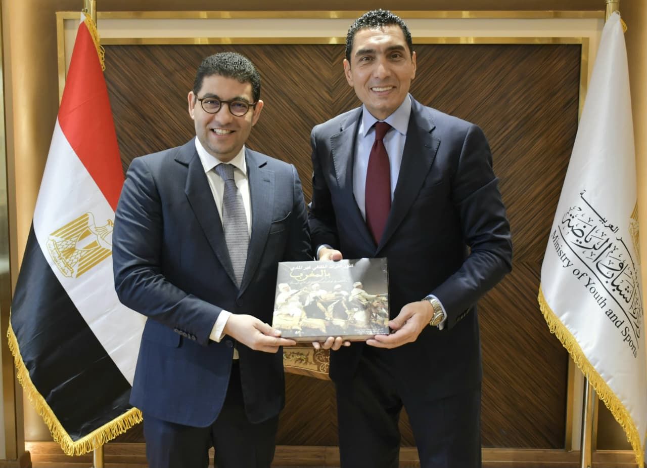 جوهر نبيل ووزير الرياضة المغربى جوهر نبيل ووزير الرياضة المغربى