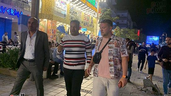 وزير-الاستثمار-السلوفاكي-خلال-تجوله-بشوارع-الغردقة وزير-الاستثمار-السلوفاكي-خلال-تجوله-بشوارع-الغردقة