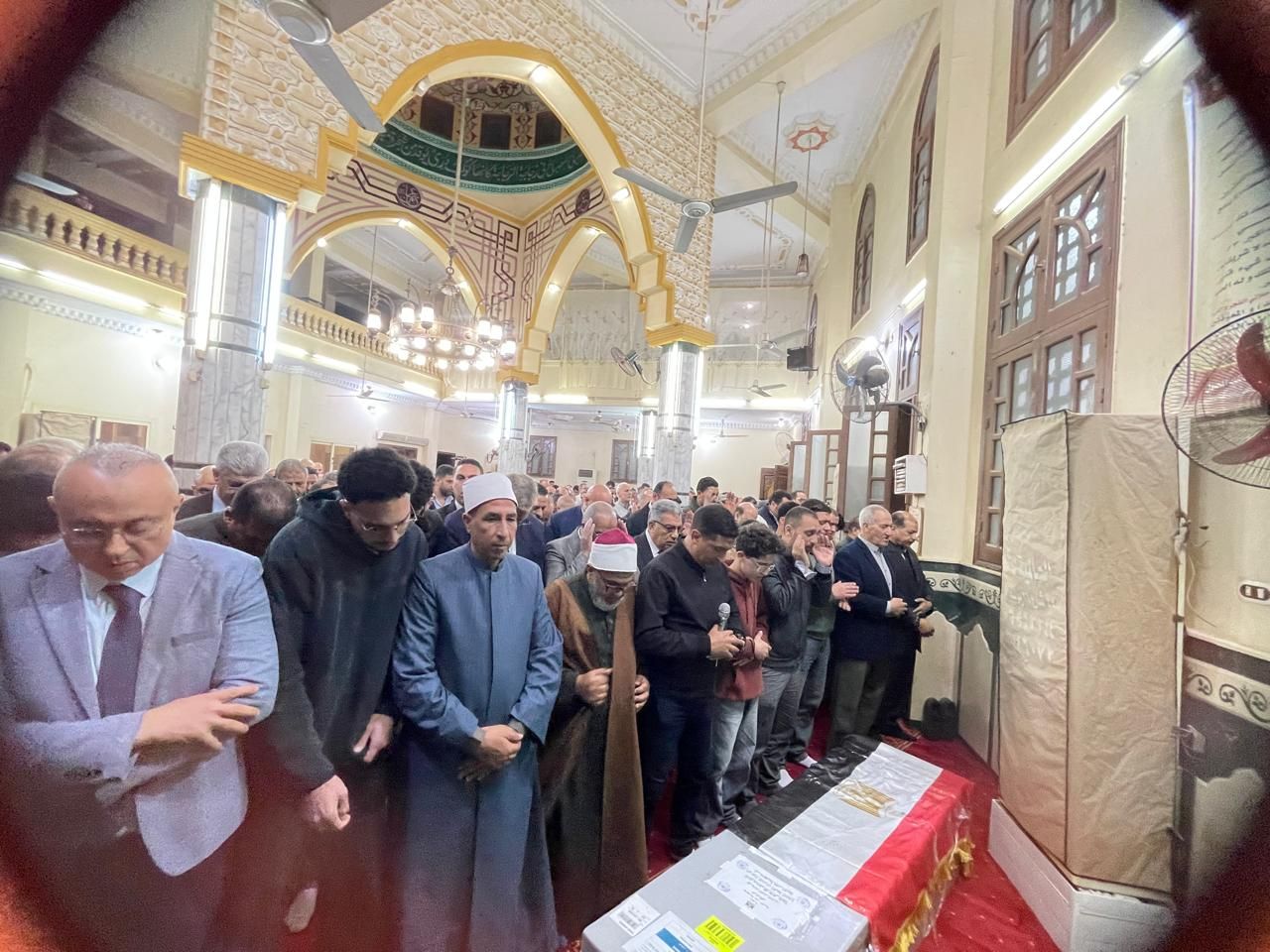 صلاة الجنازة على المهندس حسام صادق صلاة الجنازة على المهندس حسام صادق