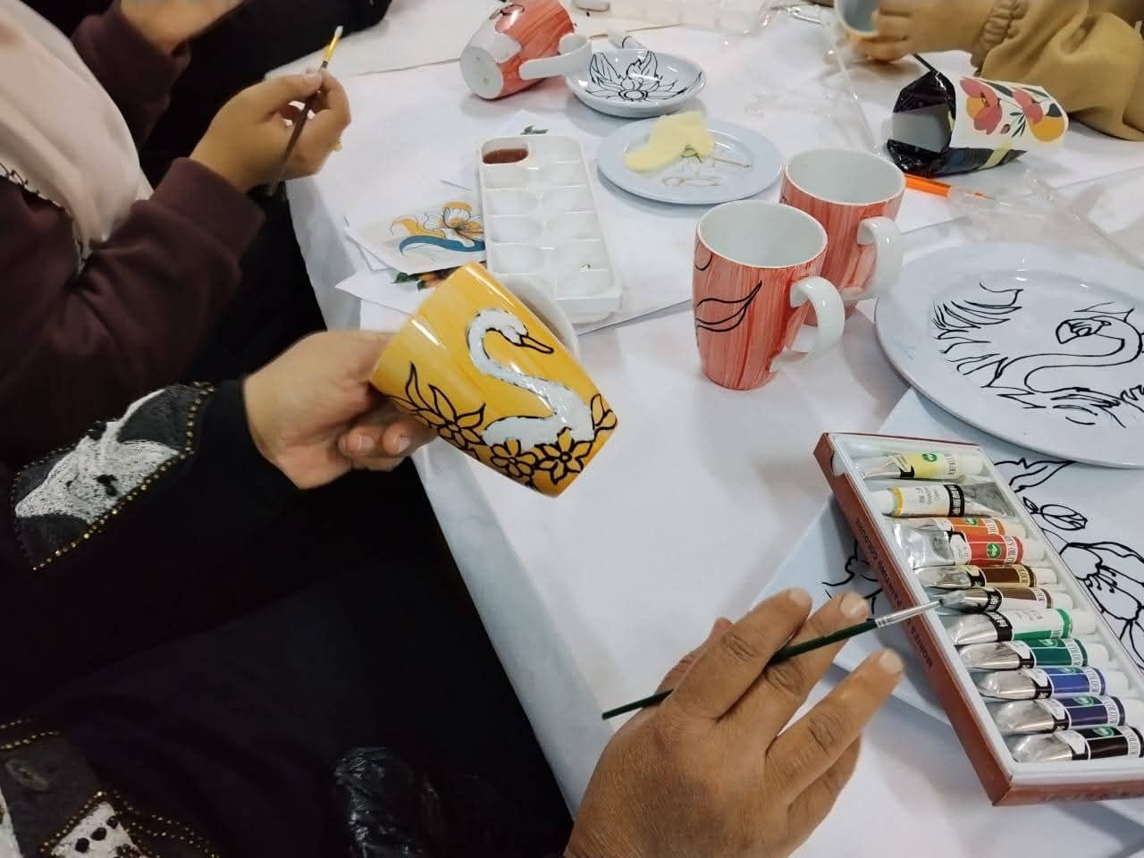 تنوع تصميمات الرسم على الخزف تنوع تصميمات الرسم على الخزف