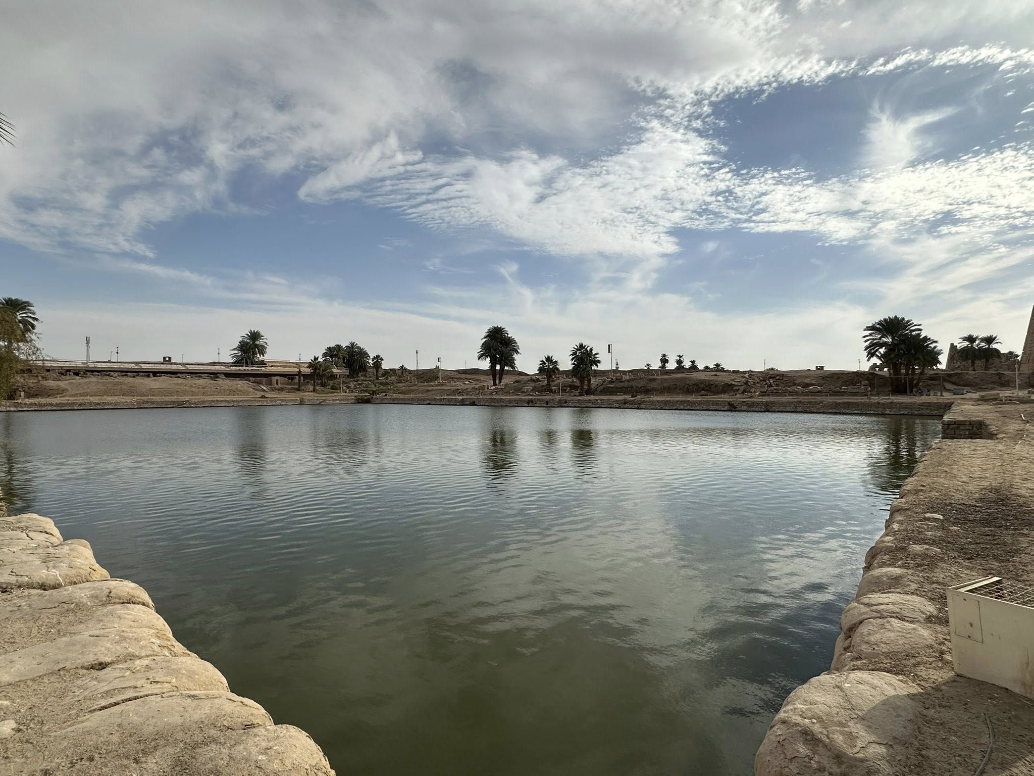 البحيرة المقدسة فى معابد الكرنك البحيرة المقدسة فى معابد الكرنك