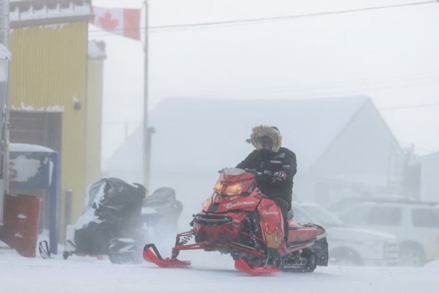 الحياة اليومية في القطب الشمالي الكندي مع ارتفاع الإنفاق الدفاعي وسط تهديدات السيادة (5) الحياة اليومية في القطب الشمالي الكندي مع ارتفاع الإنفاق الدفاعي وسط تهديدات السيادة (5)