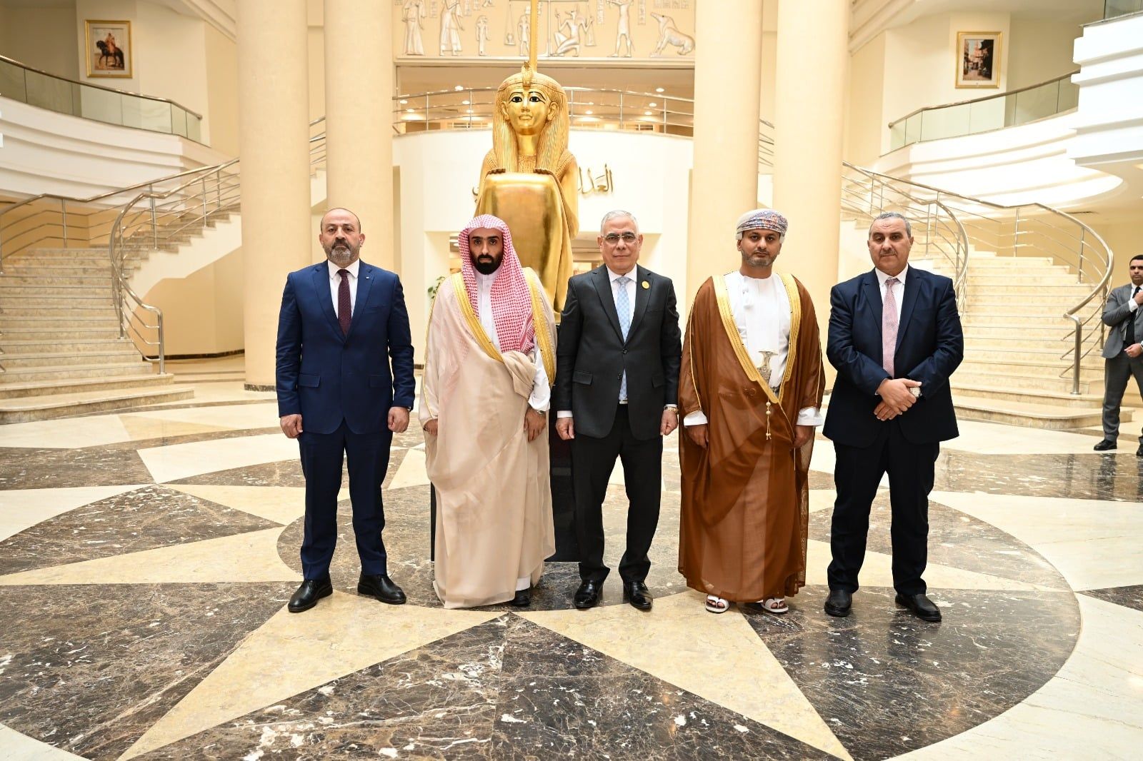 جانب من الحضور والفعاليات (10) جانب من الحضور والفعاليات (10)