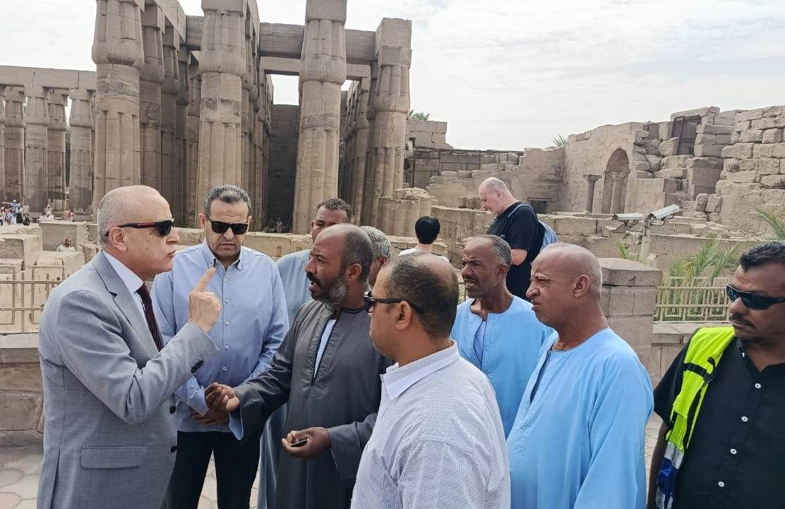 المحافظ يحذر المخالفين من سائقي عربات الحنطور بالمدينة المحافظ يحذر المخالفين من سائقي عربات الحنطور بالمدينة