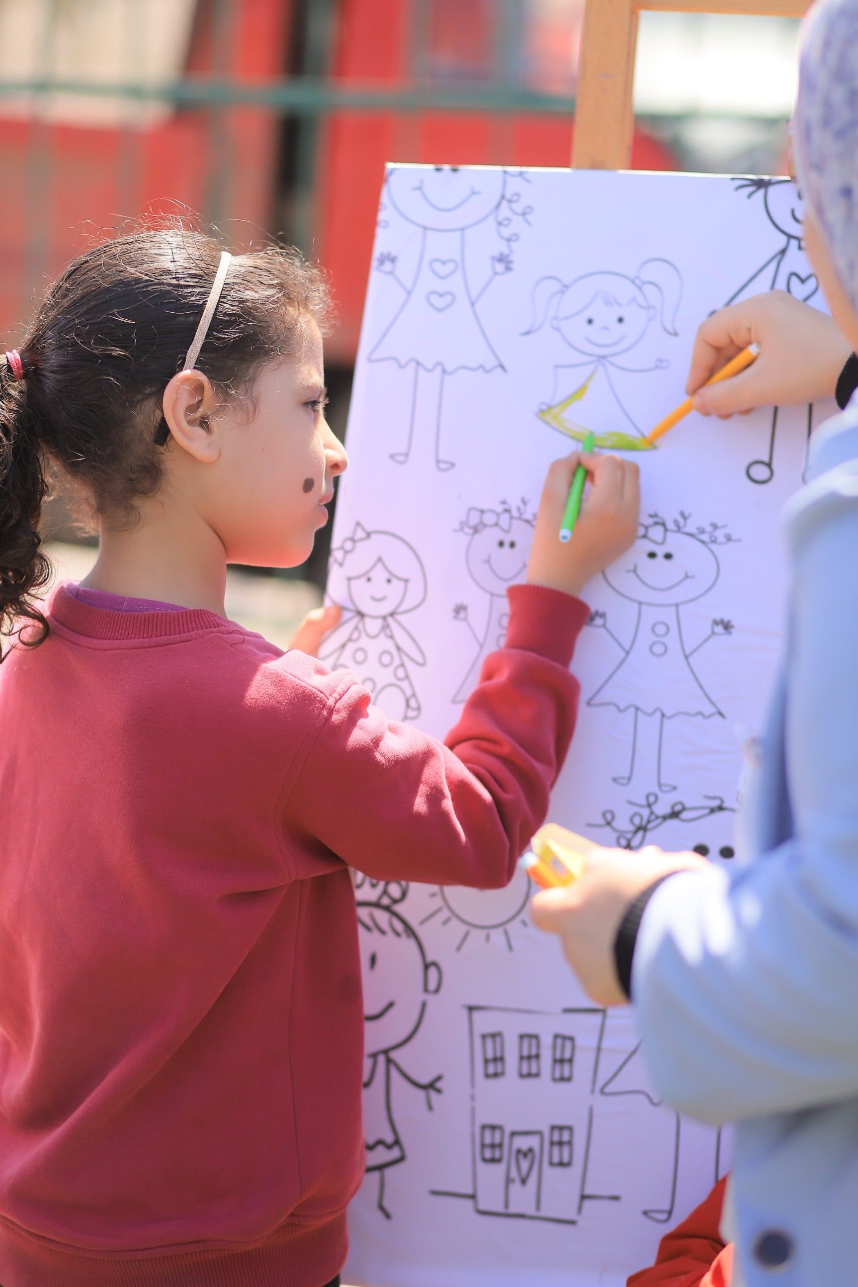 الأنشطة للاطفال بالاحتفالية الأنشطة للاطفال بالاحتفالية