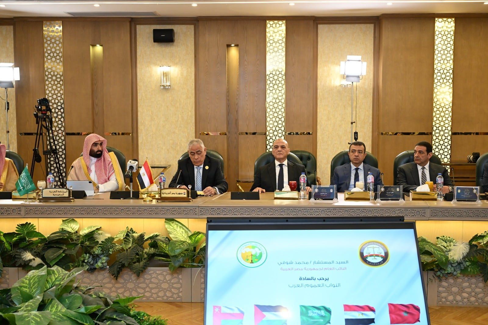 جانب من الحضور والفعاليات (12) جانب من الحضور والفعاليات (12)