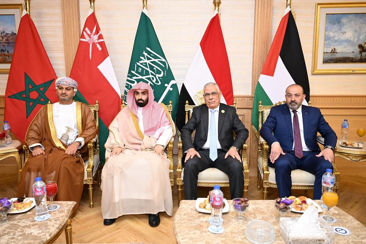 جانب من الحضور والفعاليات (1) جانب من الحضور والفعاليات (1)