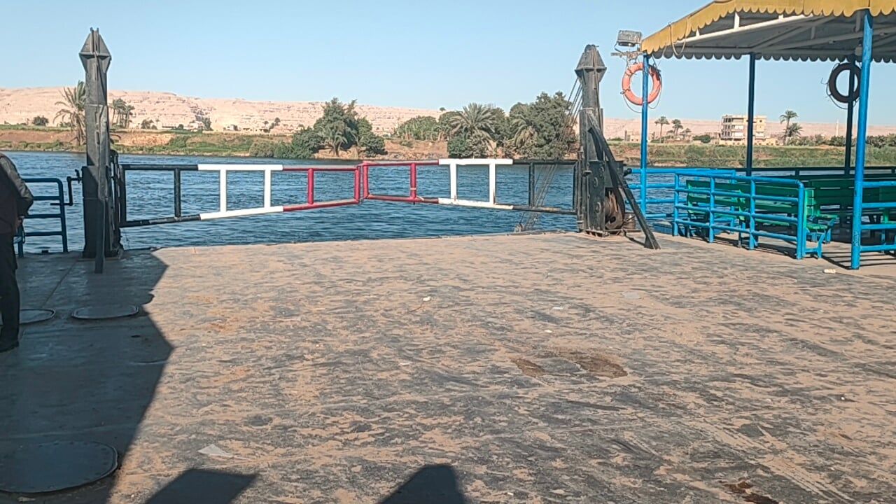 الباب الذى سقطت منه السيارة الباب الذى سقطت منه السيارة