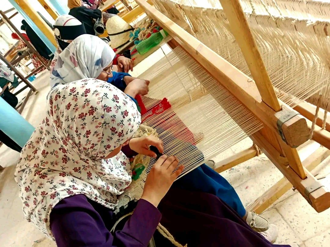 التدريب على صناعة السجاد اليدوى التدريب على صناعة السجاد اليدوى