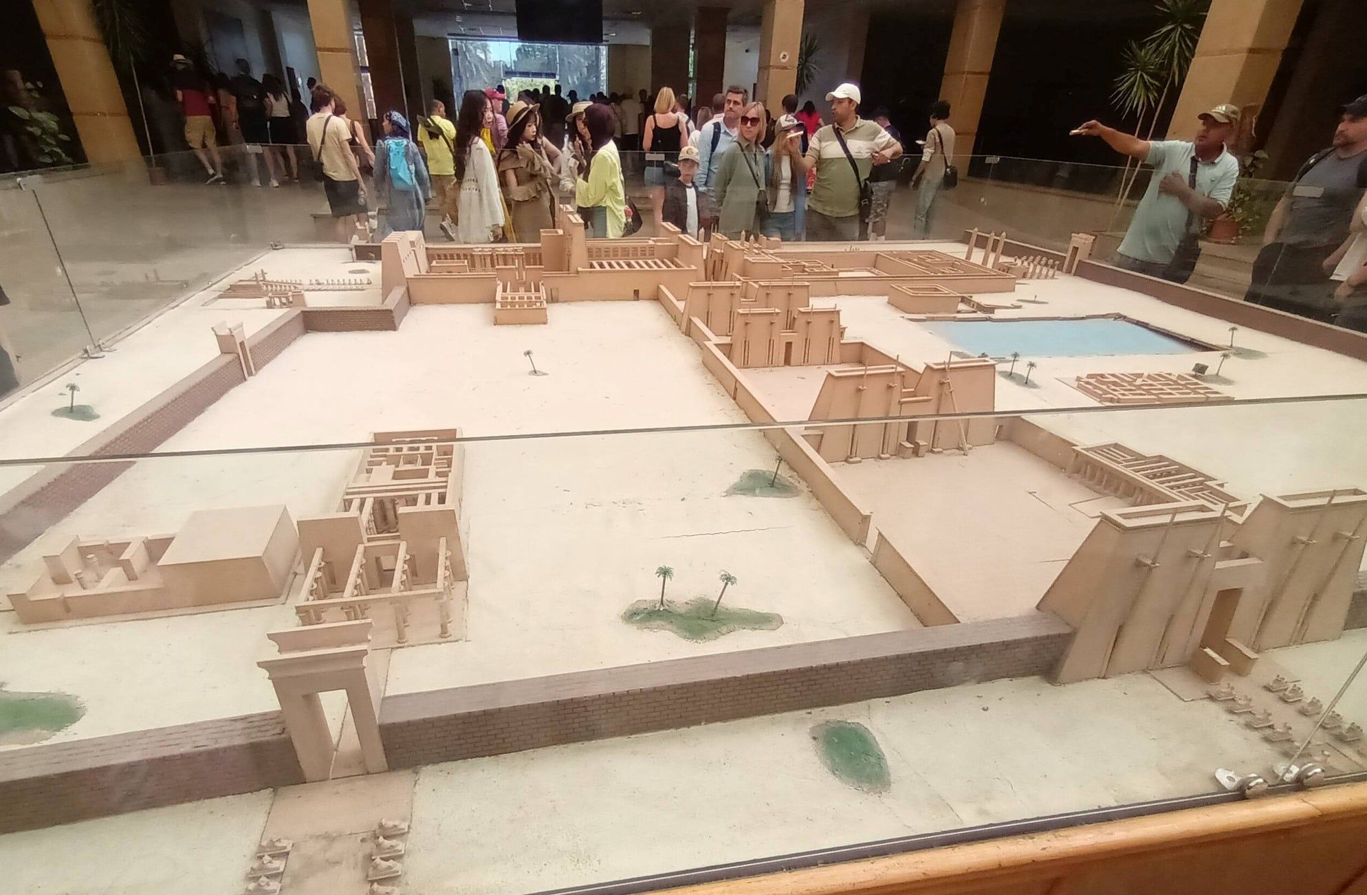 الإقبال السياحي فى معابد الكرنك الإقبال السياحي فى معابد الكرنك