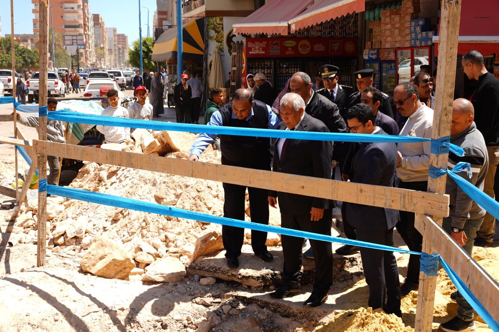 اللواء محمد الزملوط يتابع تنفيذ المشروعات الخدمية اللواء محمد الزملوط يتابع تنفيذ المشروعات الخدمية