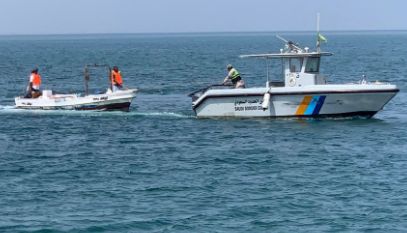 حرس الحدود ينقذ مقيمين تعطلت واسطتهما البحرية في عرض البحر بمكة المكرمة