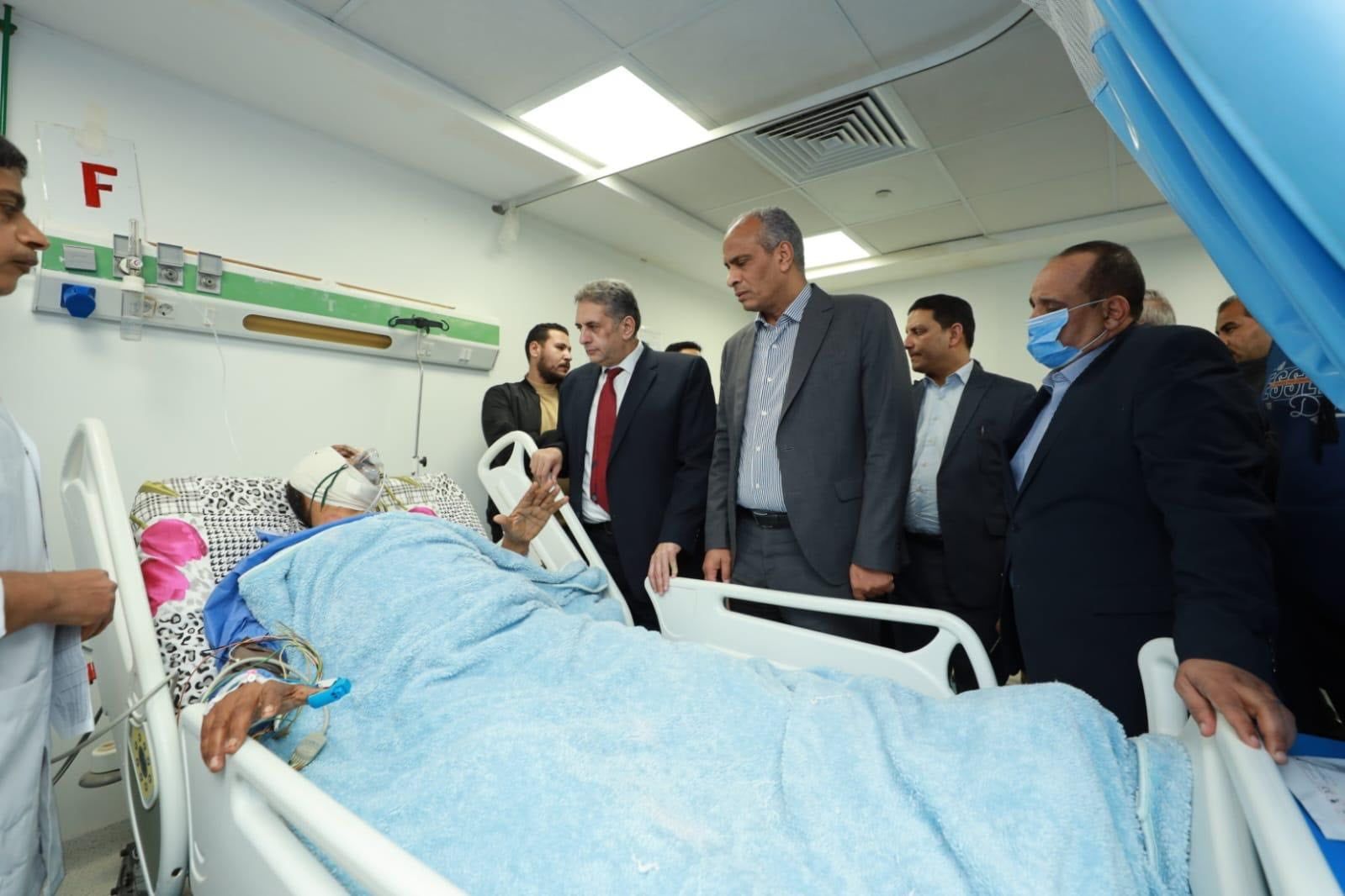 محافظ كفر الشيخ يزور مصابي حادث التصادم محافظ كفر الشيخ يزور مصابي حادث التصادم