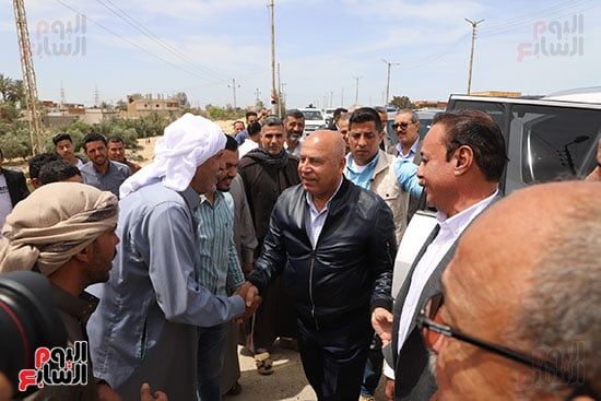 أهالي-بئر-العبد-وحديث-مع-الفريق-كامل-الوزير- أهالي-بئر-العبد-وحديث-مع-الفريق-كامل-الوزير-