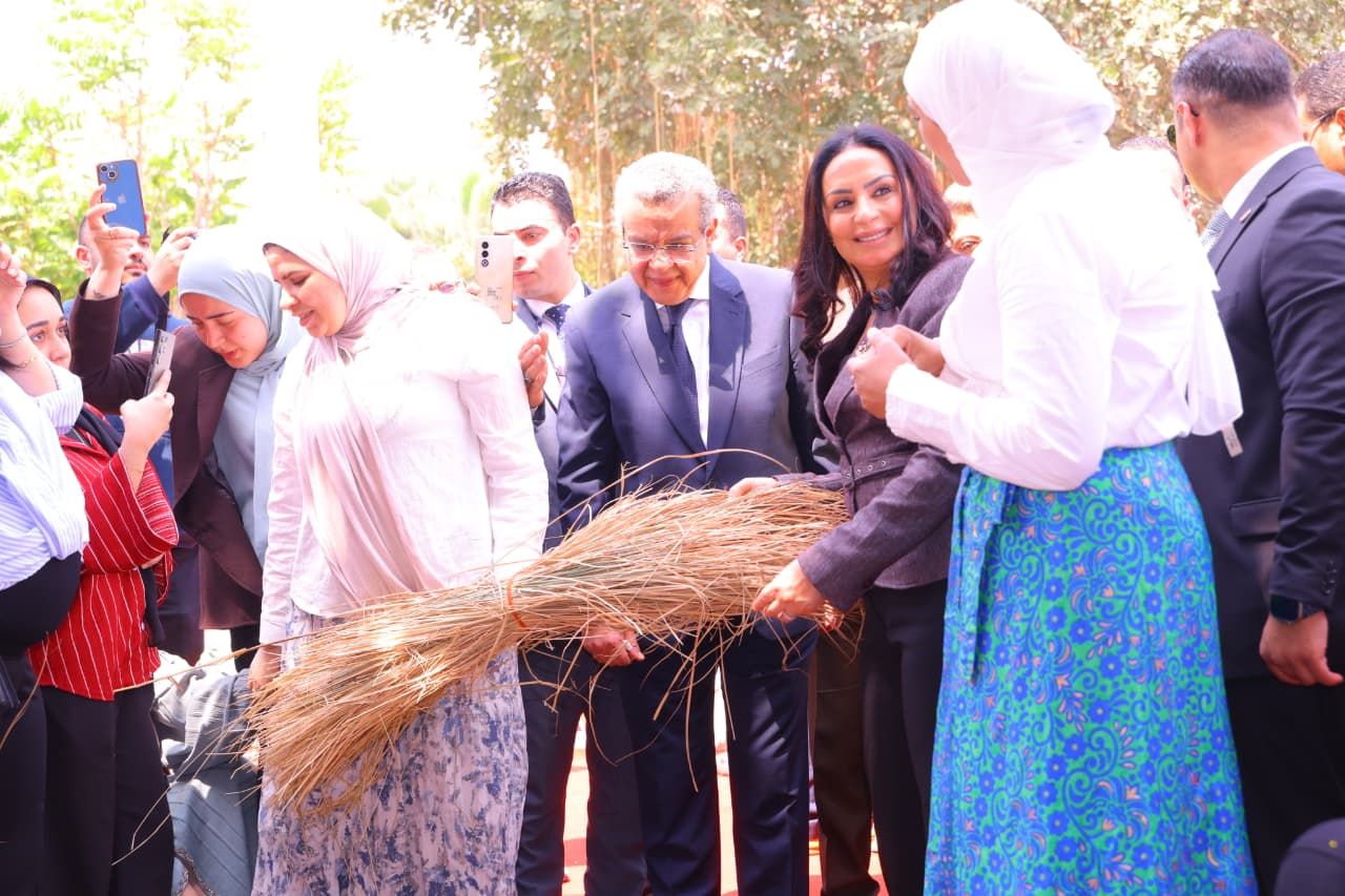 وزيرة التضامن تفتتح فعاليات معرض ديارنا زهور الربيع بالمتحف الزراعي المصري (3) وزيرة التضامن تفتتح فعاليات معرض ديارنا زهور الربيع بالمتحف الزراعي المصري (3)