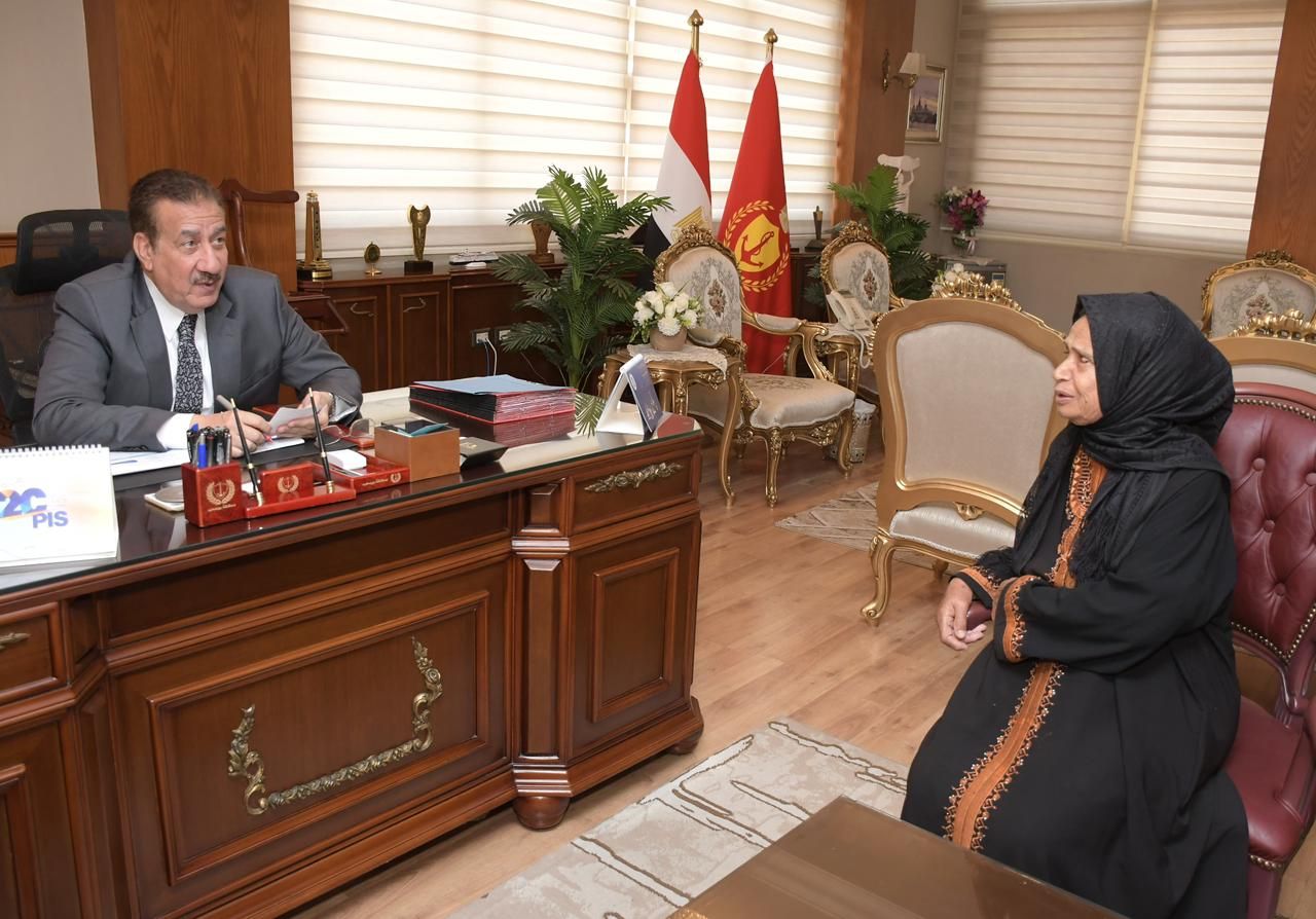 السيدة وفاء والمحافظ السيدة وفاء والمحافظ