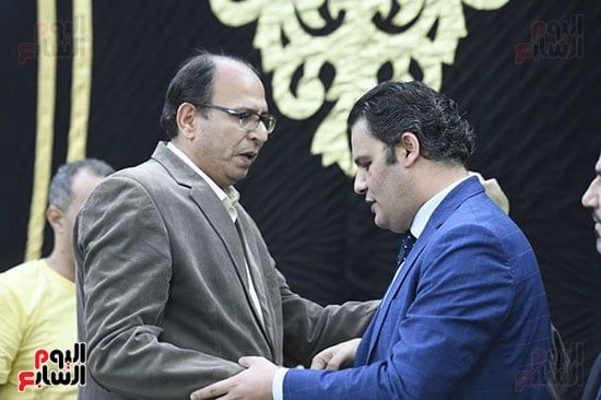 الكاتب الصحفى عادل السنهورى يقدم واجب العزاء الكاتب الصحفى عادل السنهورى يقدم واجب العزاء