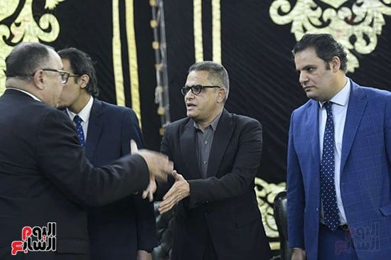 الكاتب الصحفى عبد الفتاح عبد المنعم يستقبل عزاء والد الزميلة همت سلامة الكاتب الصحفى عبد الفتاح عبد المنعم يستقبل عزاء والد الزميلة همت سلامة