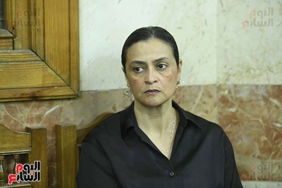الكاتبة الصحفية علا الشافعي رئيس مجلس أداراة اليوم السابع تقدم واجب العزاء الكاتبة الصحفية علا الشافعي رئيس مجلس أداراة اليوم السابع تقدم واجب العزاء