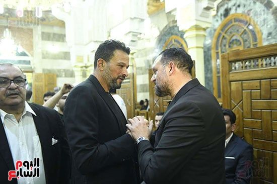رجل الأعمال أيمن ممدوح عباس يقدم واجب العزاء رجل الأعمال أيمن ممدوح عباس يقدم واجب العزاء