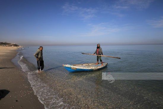 مراكب الصيد تبحر على شواىء غزة مراكب الصيد تبحر على شواىء غزة