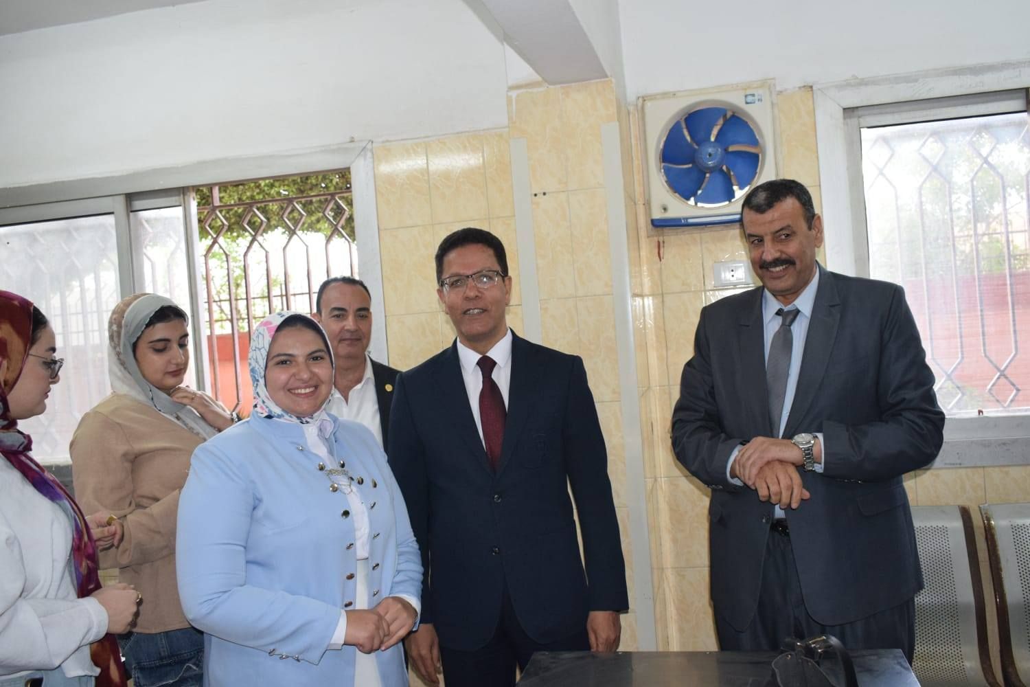 رئيس الجامعة خلال تفقد المدن الجامعية رئيس الجامعة خلال تفقد المدن الجامعية