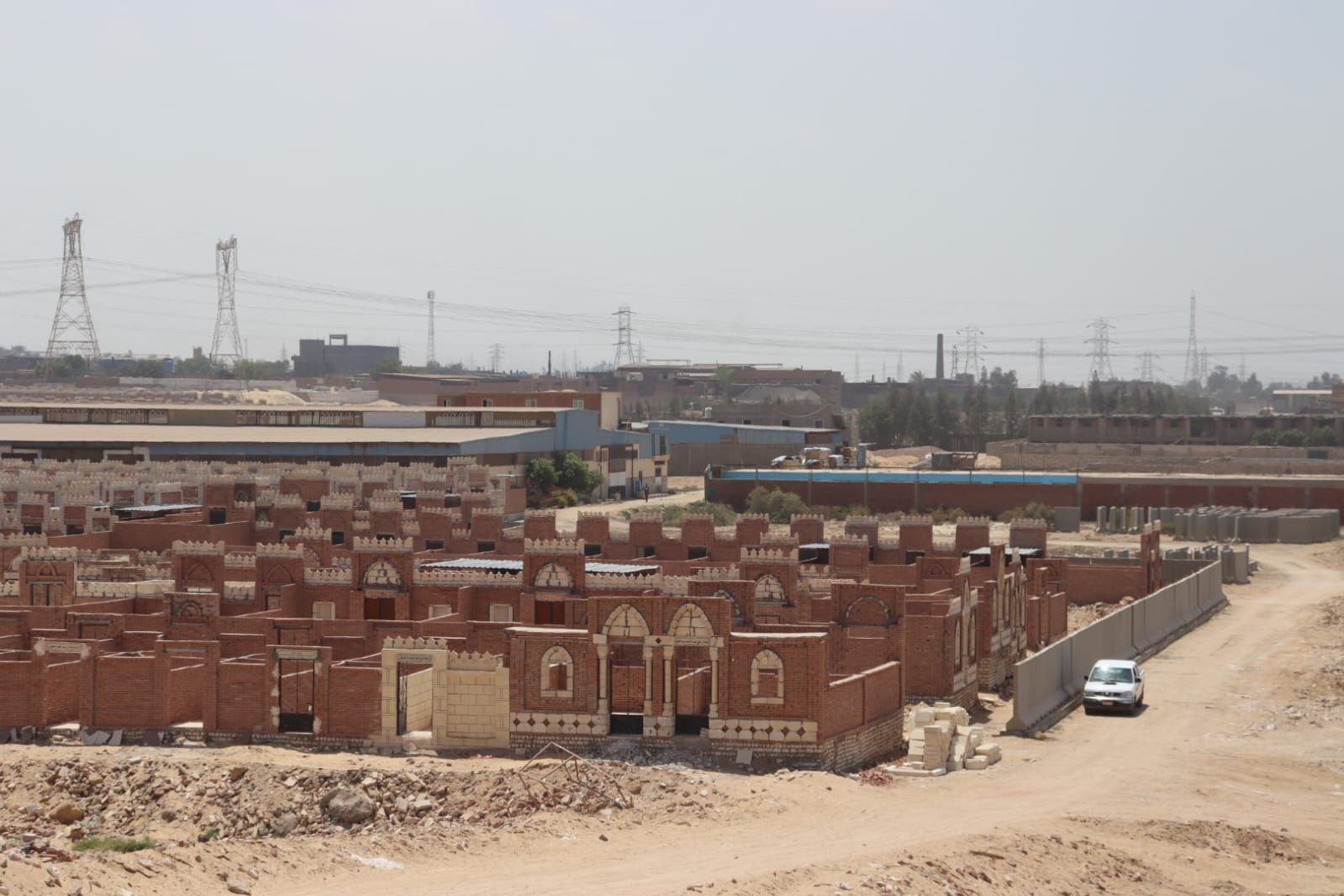 أعمال إنشاء السور أعمال إنشاء السور