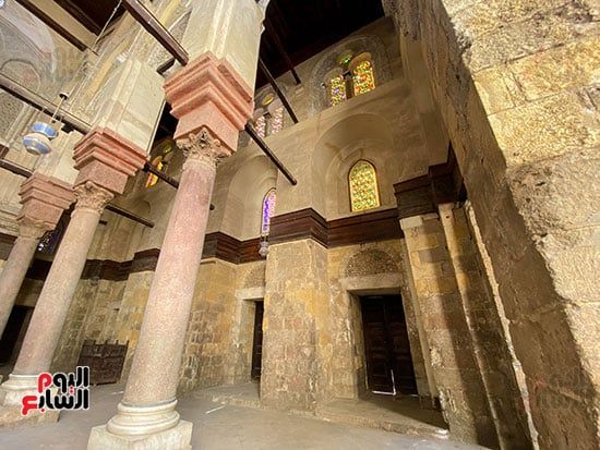 أعمدة المسجد من الداخل أعمدة المسجد من الداخل