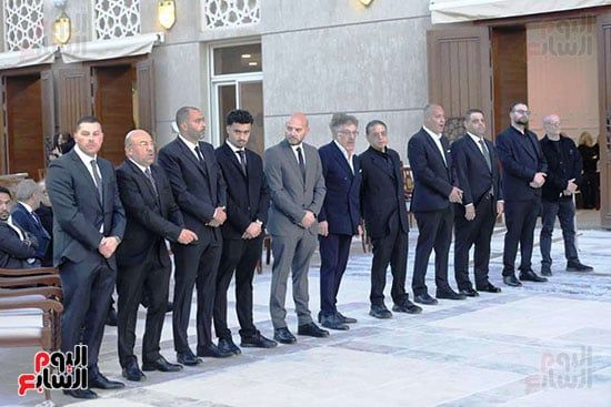 أسرة الراحل تتقلى العزاء أسرة الراحل تتقلى العزاء