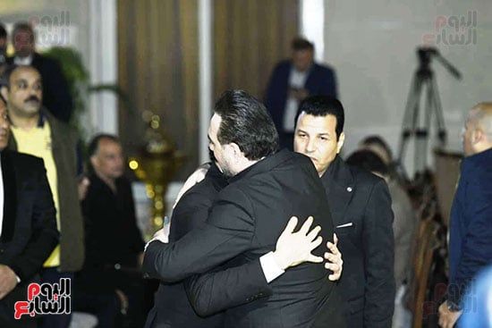 وائل جسار يقدم واجب العزاء وائل جسار يقدم واجب العزاء