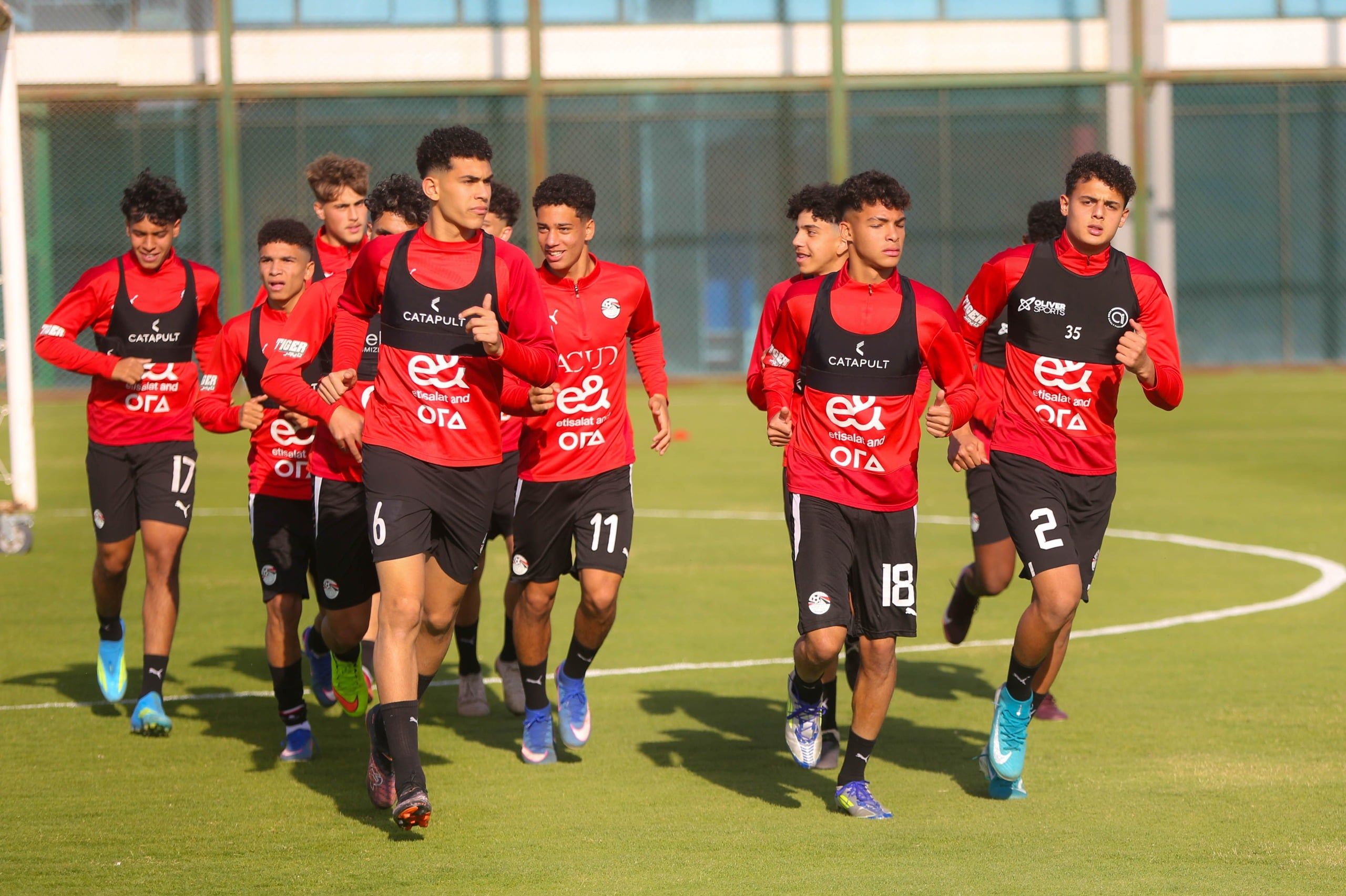 تدريبات قوية لمنتخب الناشئين تدريبات قوية لمنتخب الناشئين