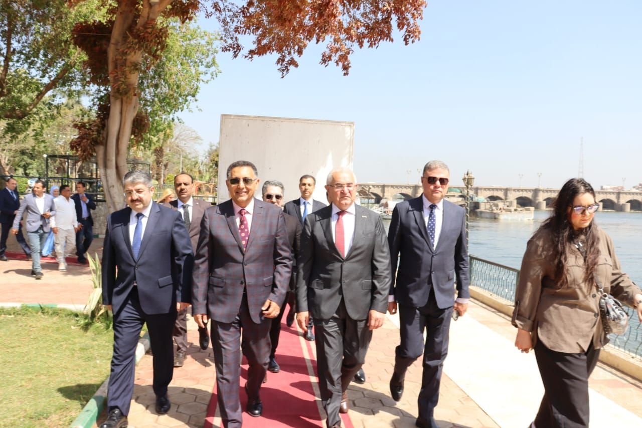 محافظ القليوبية خلال استقبال سفير أذربيجان محافظ القليوبية خلال استقبال سفير أذربيجان