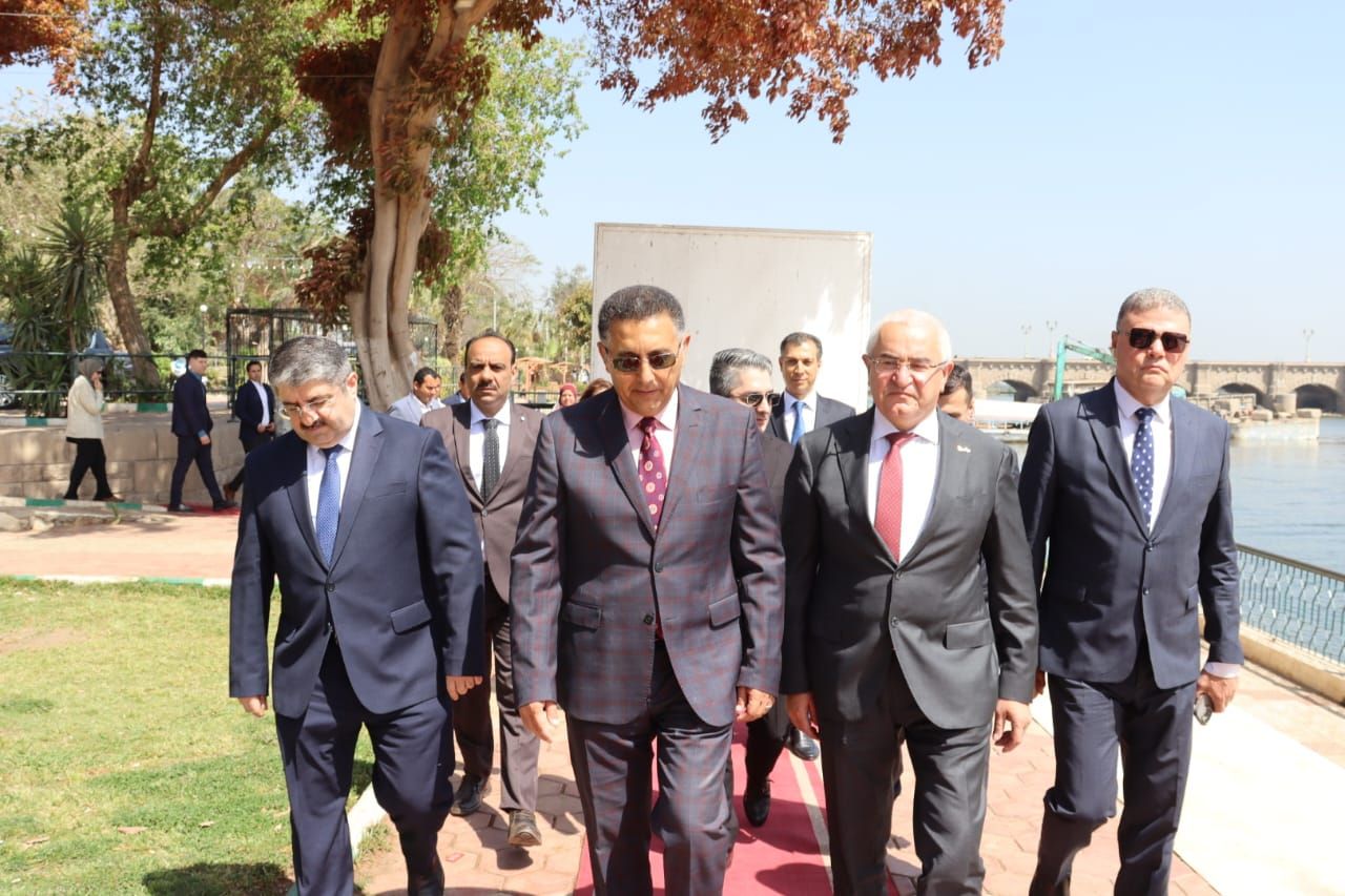 خلال الجولة بالقناطر الخيرية خلال الجولة بالقناطر الخيرية