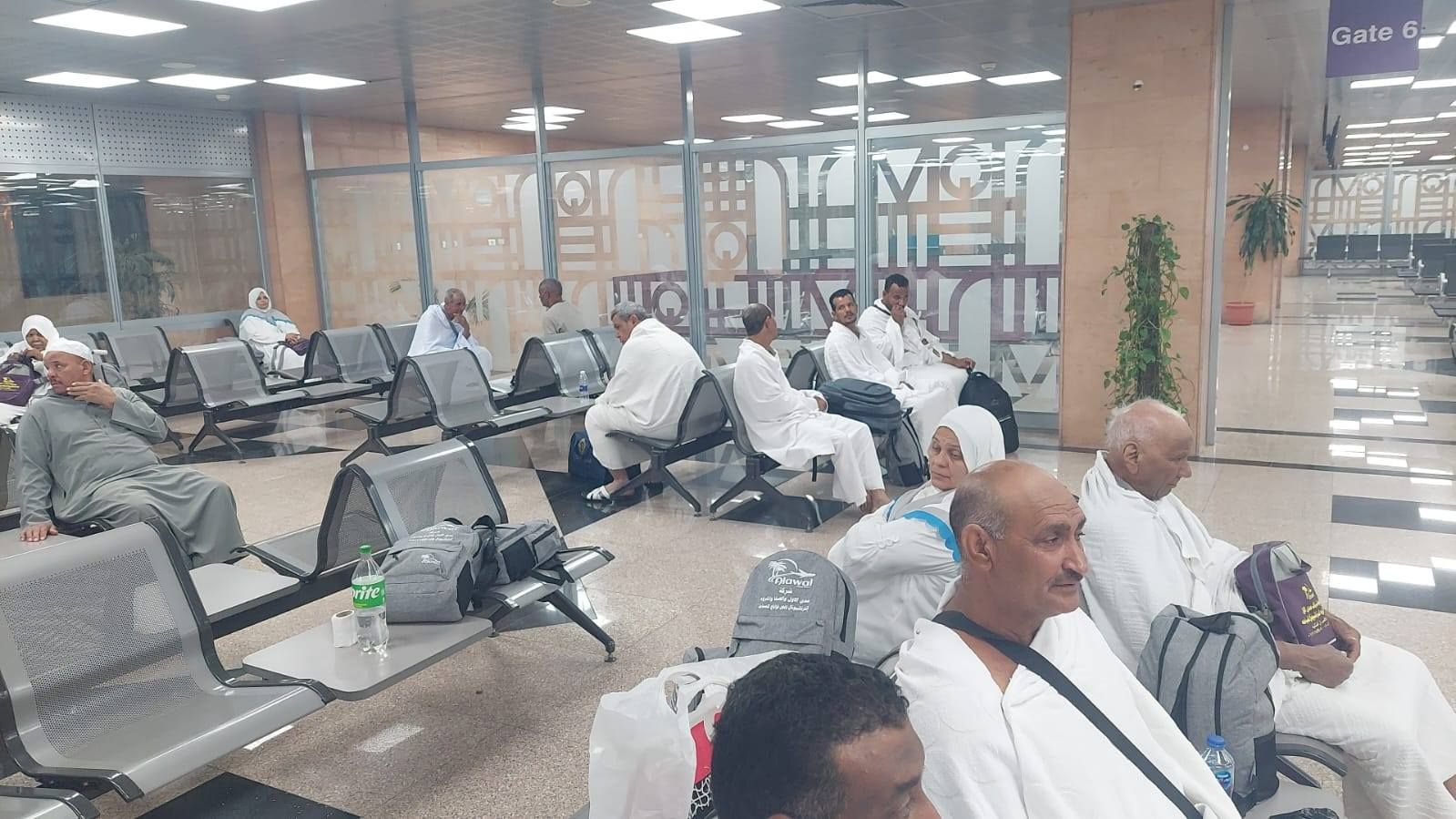حجاج الأقصر يستعدون للسفر من مطار الأقصر الدولى حجاج الأقصر يستعدون للسفر من مطار الأقصر الدولى