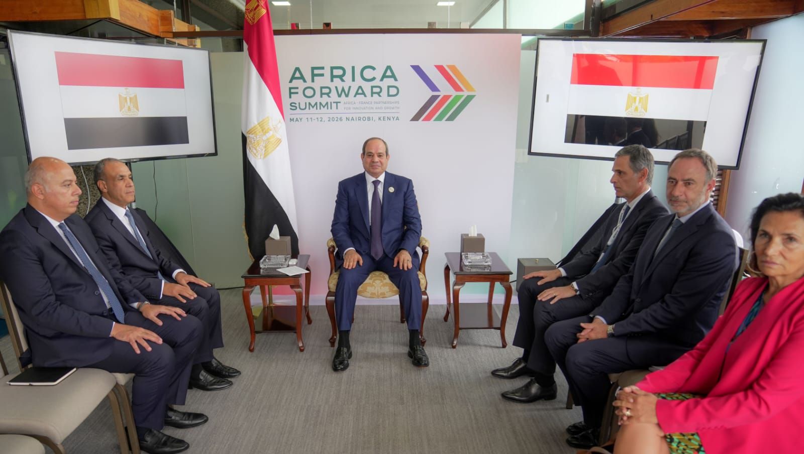 الرئيس السيسي (4) الرئيس السيسي (4)