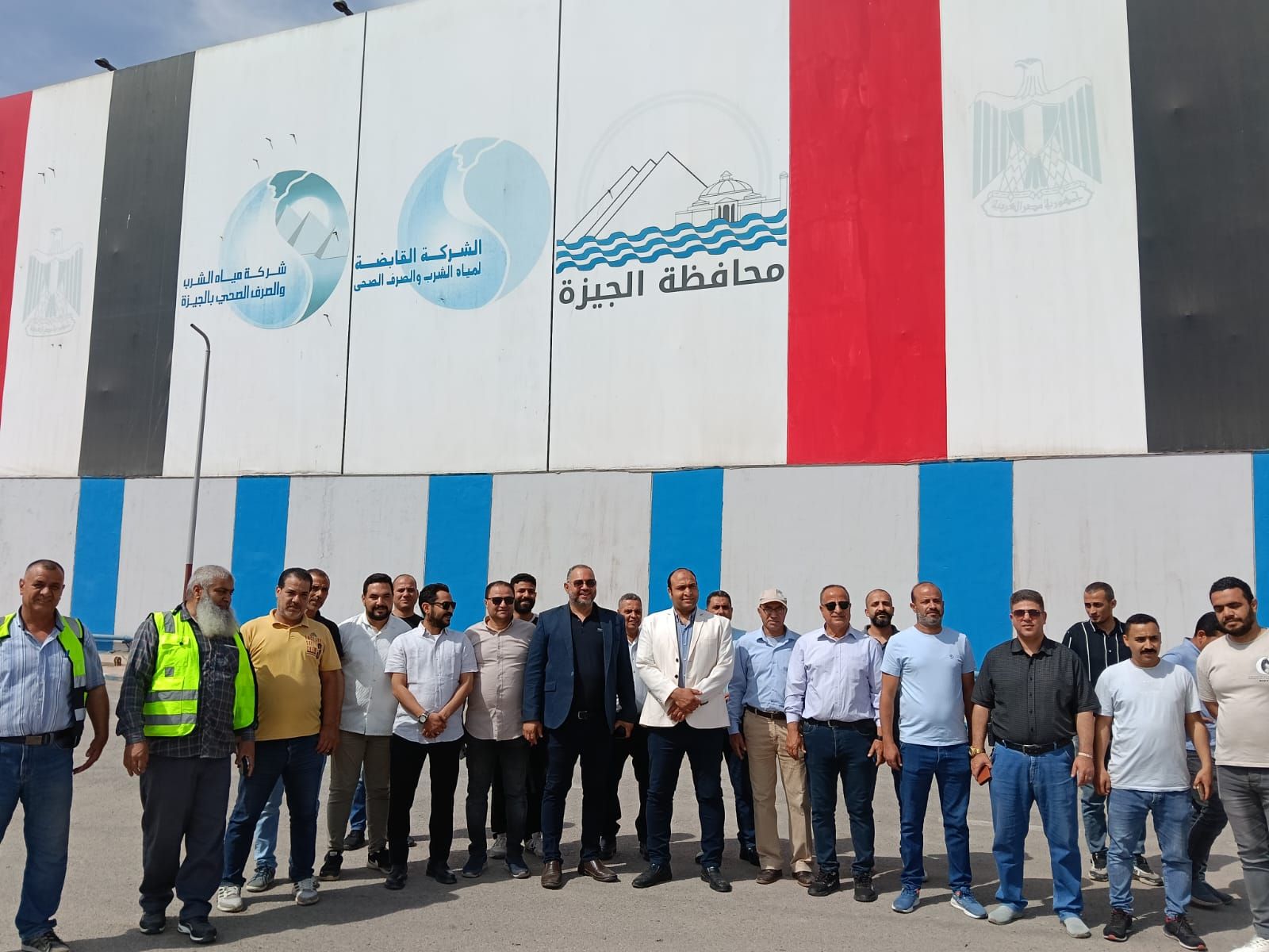 رئيس مياه الجيزة يتفقد محطة إمبابة (5) رئيس مياه الجيزة يتفقد محطة إمبابة (5)