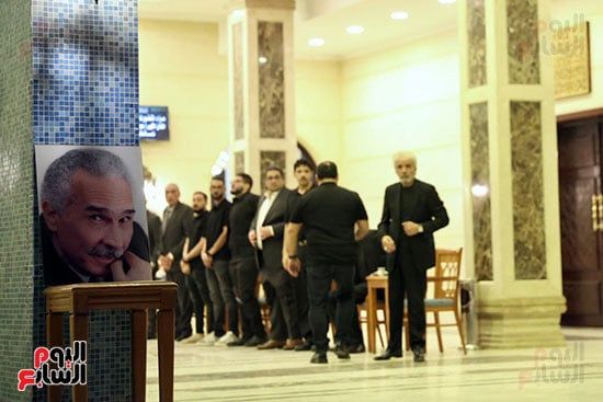 جانب من عزاء الفنان عبد الرحمن ابو زهرة جانب من عزاء الفنان عبد الرحمن ابو زهرة