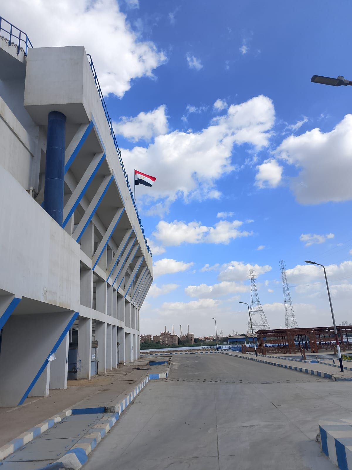 رئيس مياه الجيزة يتفقد محطة إمبابة (1) رئيس مياه الجيزة يتفقد محطة إمبابة (1)