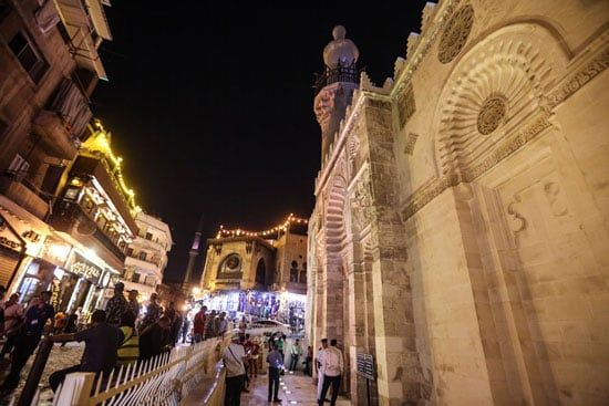 مسجد الأقمر بحى الجمالية بمنطقة الأزهر بالقاهرة مسجد الأقمر بحى الجمالية بمنطقة الأزهر بالقاهرة