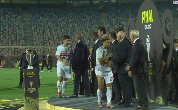 تسليم الزمالك ميداليات المركز الثاني تسليم الزمالك ميداليات المركز الثاني