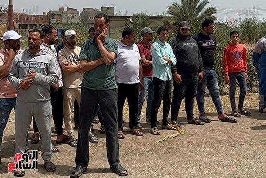 حزن أهالي قرية الخضيري وانتظار وصول الجثامين حزن أهالي قرية الخضيري وانتظار وصول الجثامين