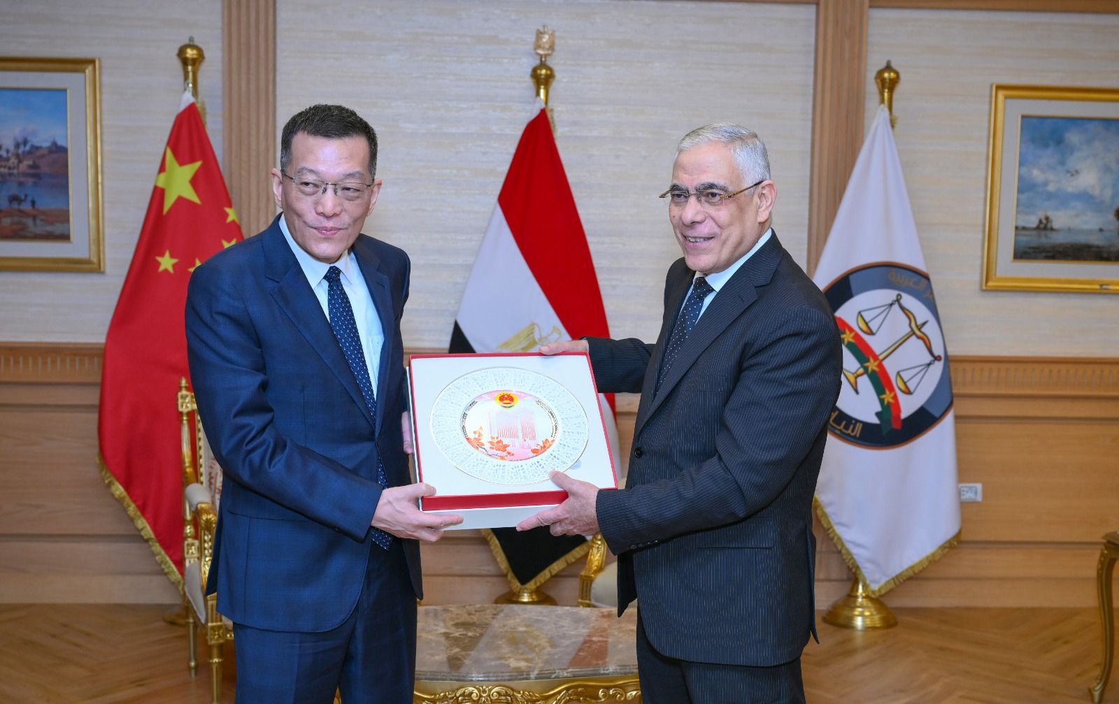 جانب من استقبال النائب العام المستشار محمد شوقي للنائب العام لمدينة جوانزو جانب من استقبال النائب العام المستشار محمد شوقي للنائب العام لمدينة جوانزو